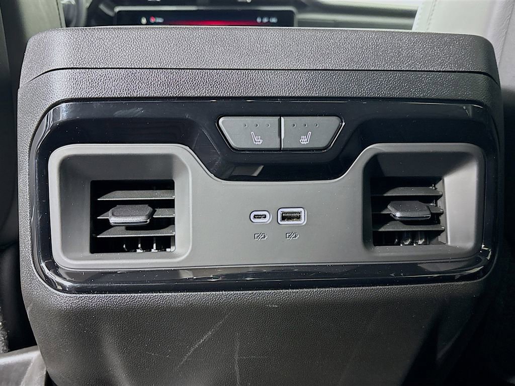 Used 2025 GMC Sierra 2500 AT4X image 31