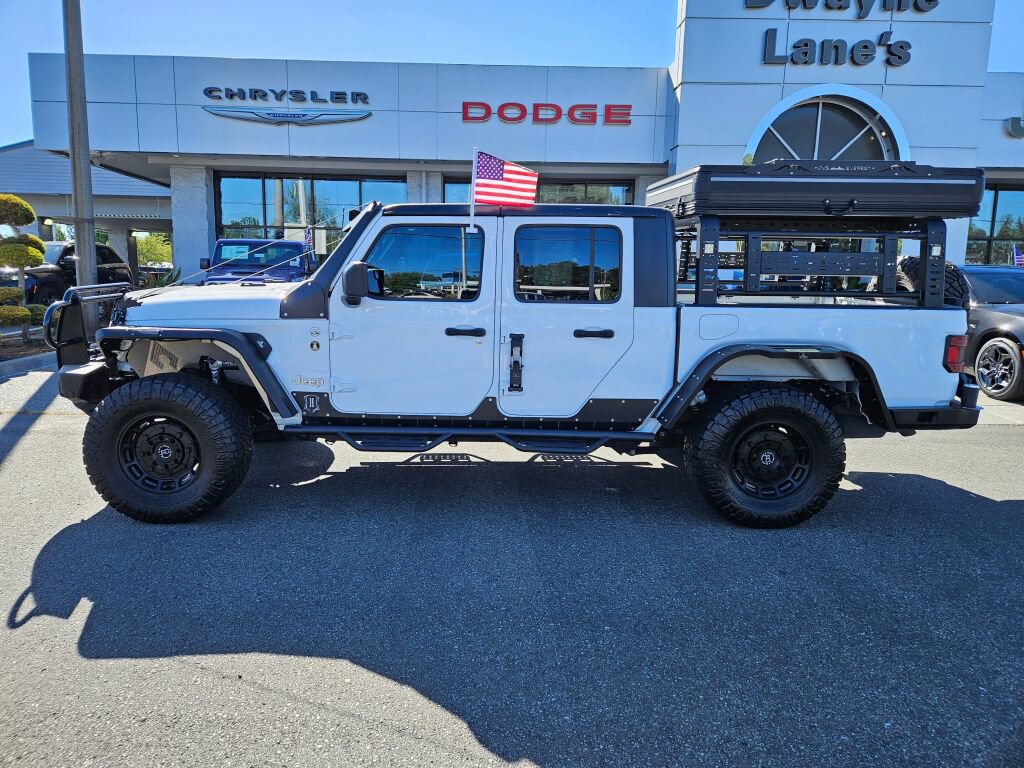 Used 2020 Jeep Gladiator Overland AWD/4WD image 2