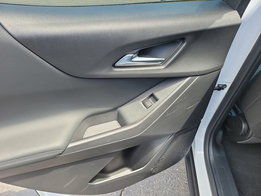 Used 2025 Chevrolet Equinox LT FWD image 16