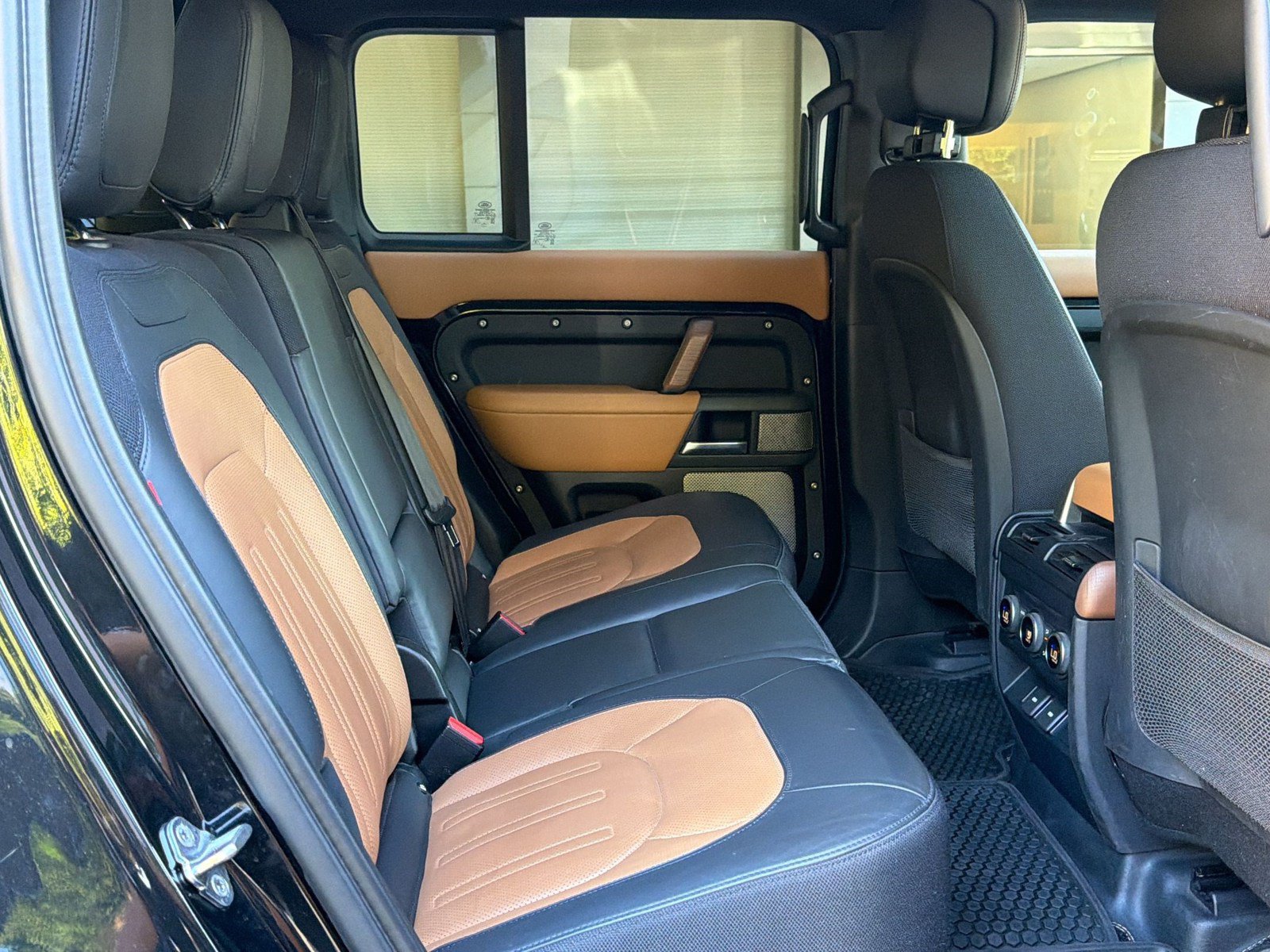 Used 2023 Land Rover Defender 130 X AWD/4WD image 31