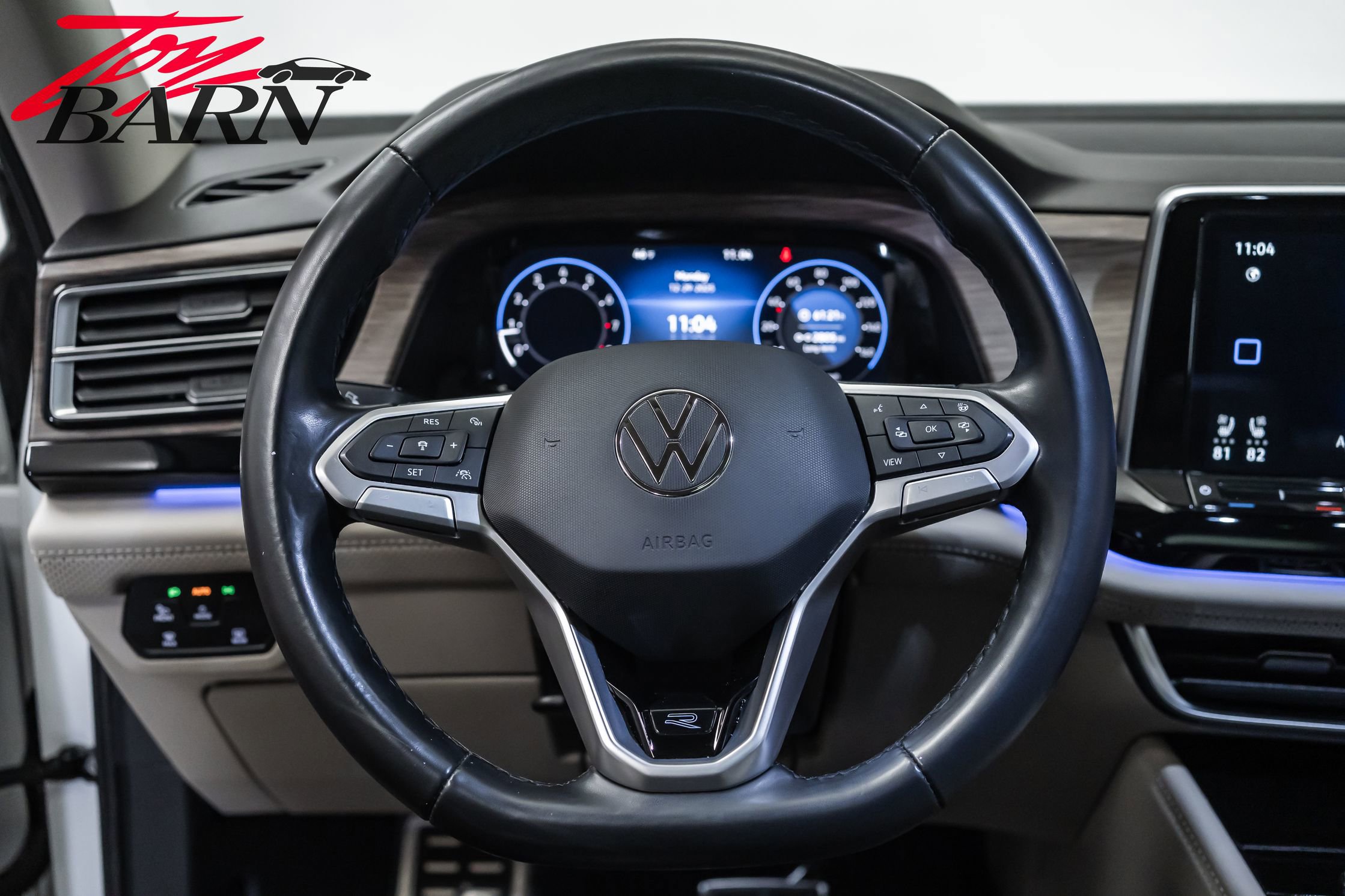 Used 2024 Volkswagen Atlas SEL Premium R-Line image 30