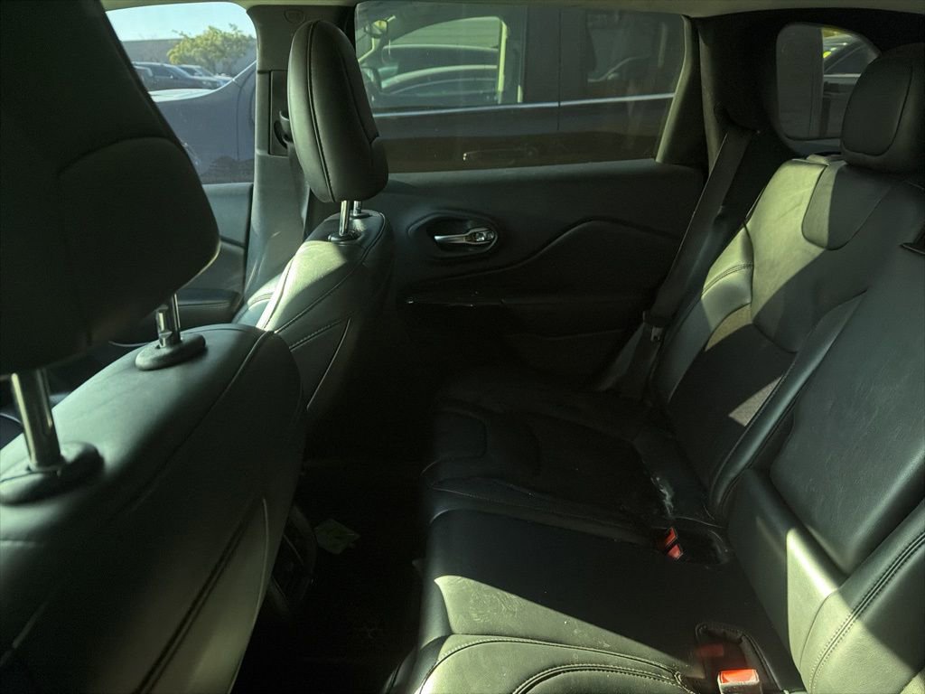 Used 2020 Jeep Cherokee Latitude Plus image 9