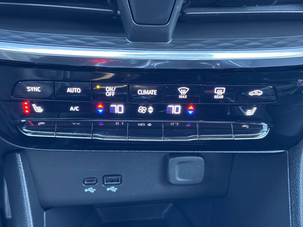 Used 2024 Buick Encore GX Avenir w/ Avenir Convenience Package image 25