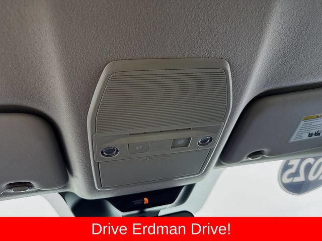 Used 2025 Nissan Kicks SR AWD/4WD image 17