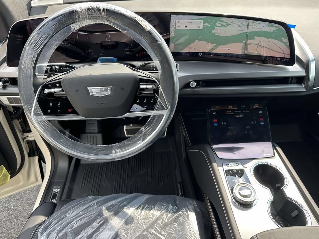 New 2027 Cadillac Vistiq Luxury w/ LPO, Floor Liner Package AWD/4WD image 10