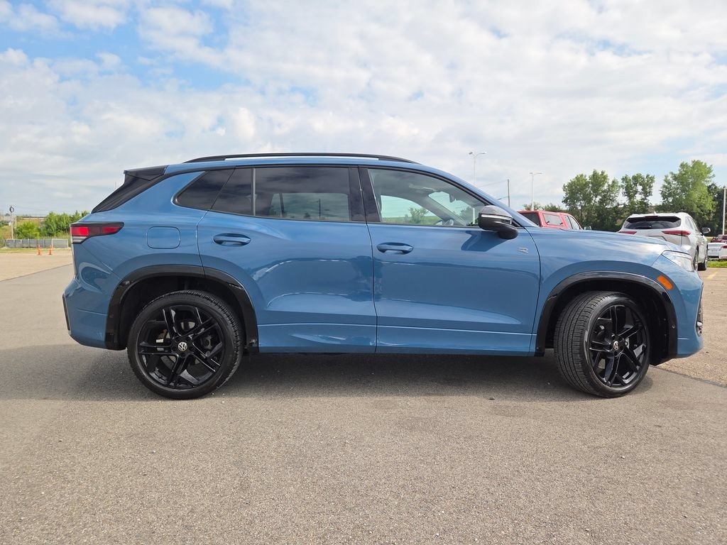 Used 2025 Volkswagen Tiguan SE R-Line AWD/4WD image 22