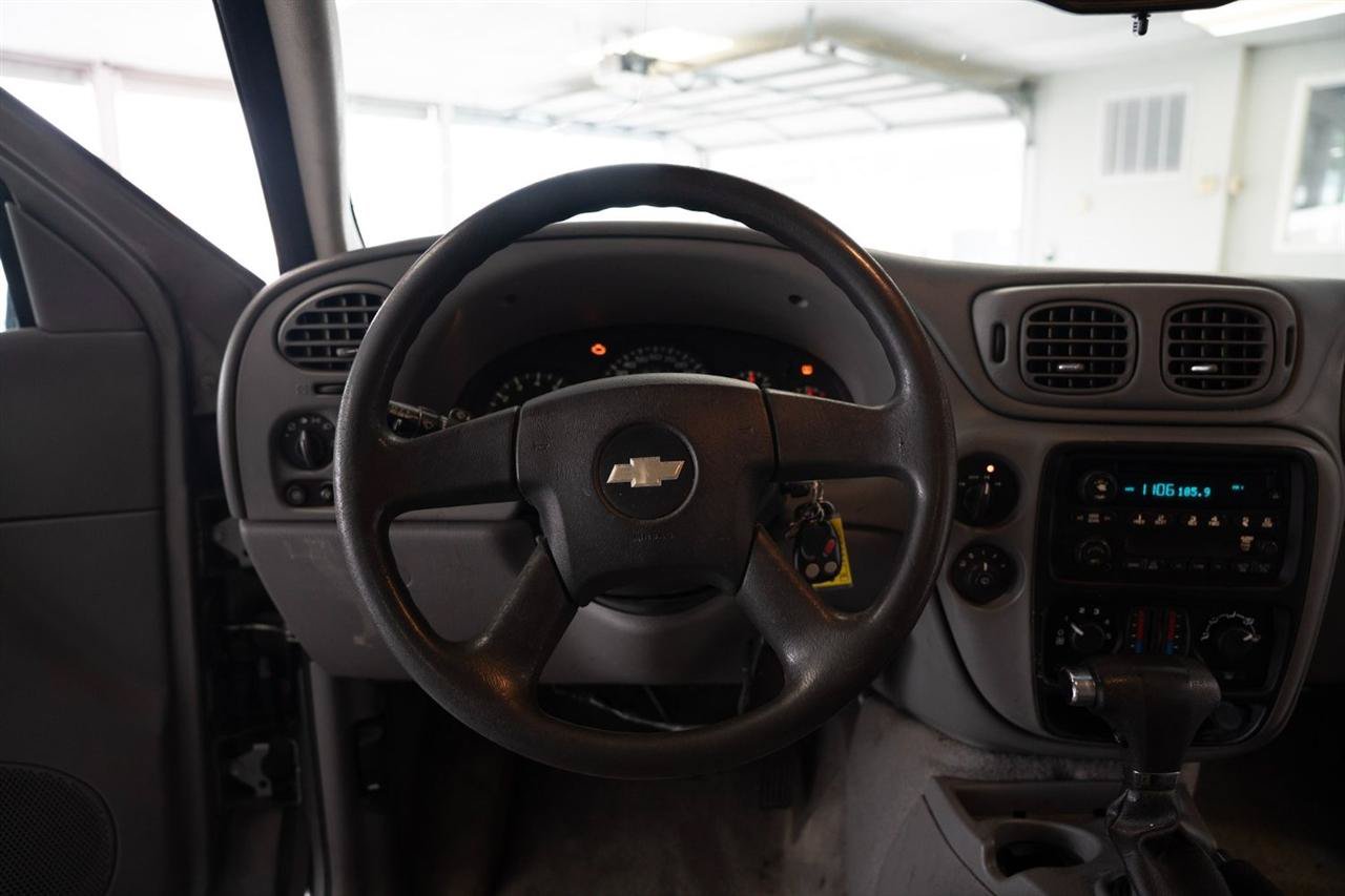 Used 2007 Chevrolet TrailBlazer LS w/ LS Preferred Equipment Group AWD/4WD image 12