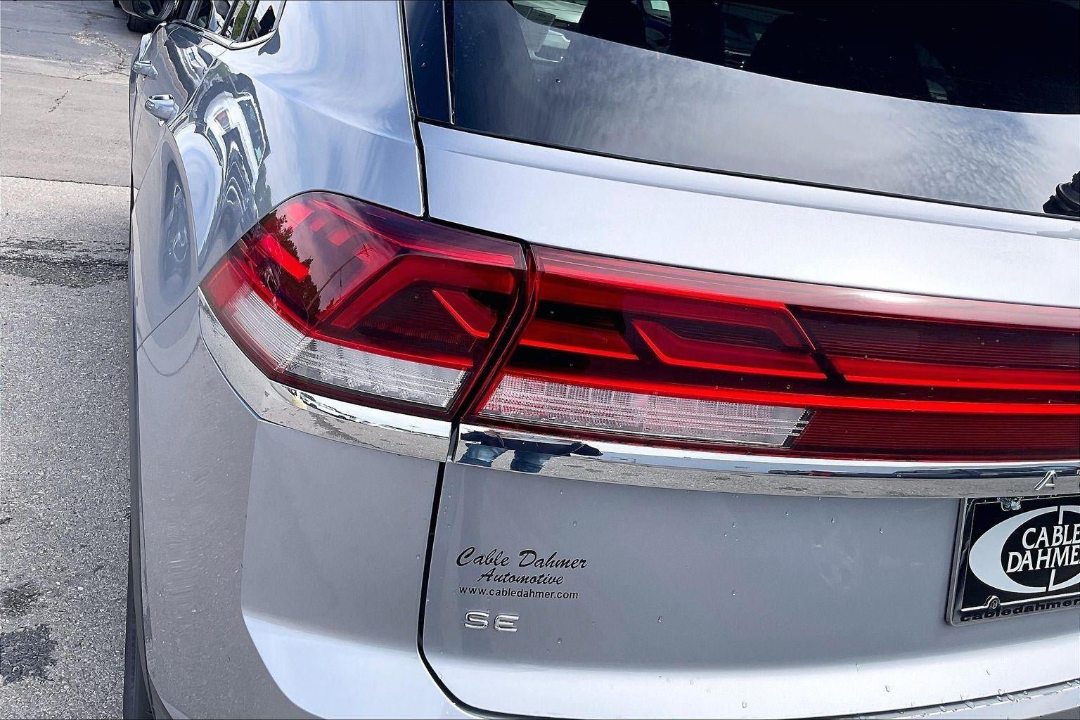 Used 2024 Volkswagen Atlas Cross Sport SE FWD image 30