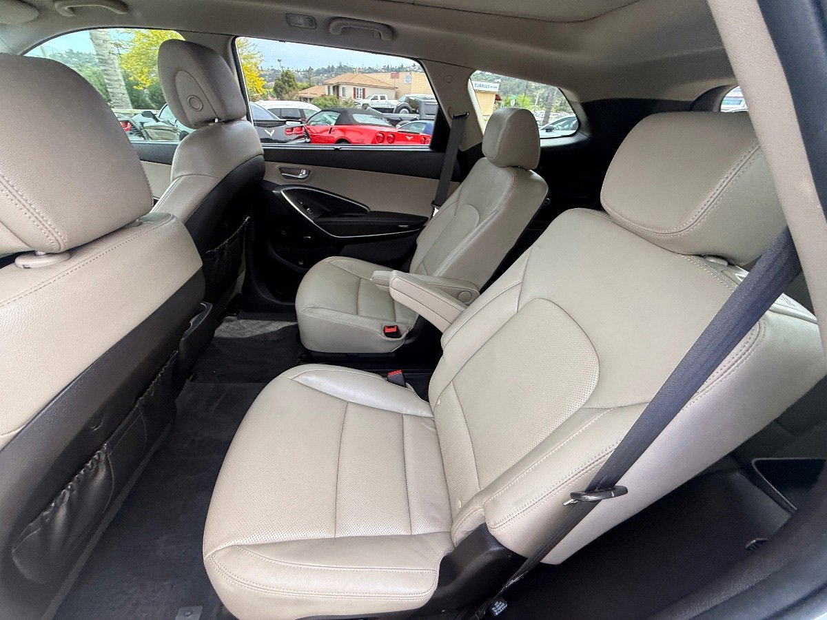 Used 2019 Hyundai Santa Fe XL FWD image 15