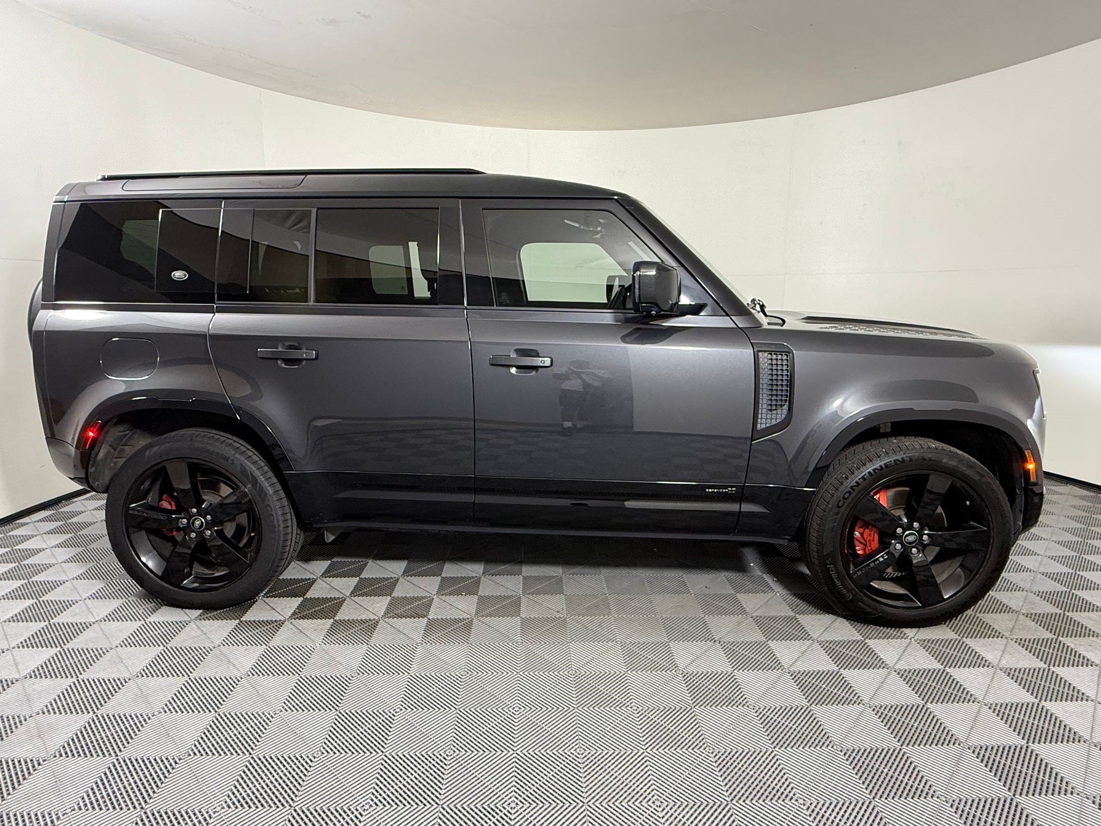 Used 2023 Land Rover Defender 110 X AWD/4WD image 8