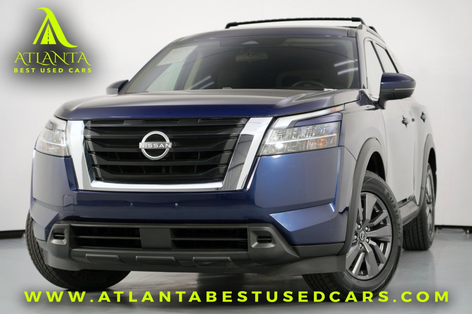 Used 2022 Nissan Pathfinder SV image 1