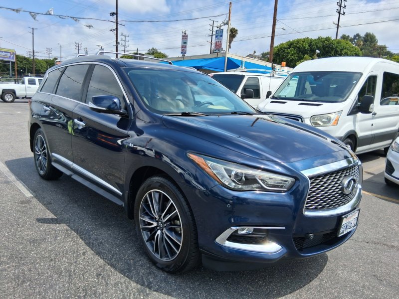 Used 2017 INFINITI QX60 FWD w/ Deluxe Technology Package
