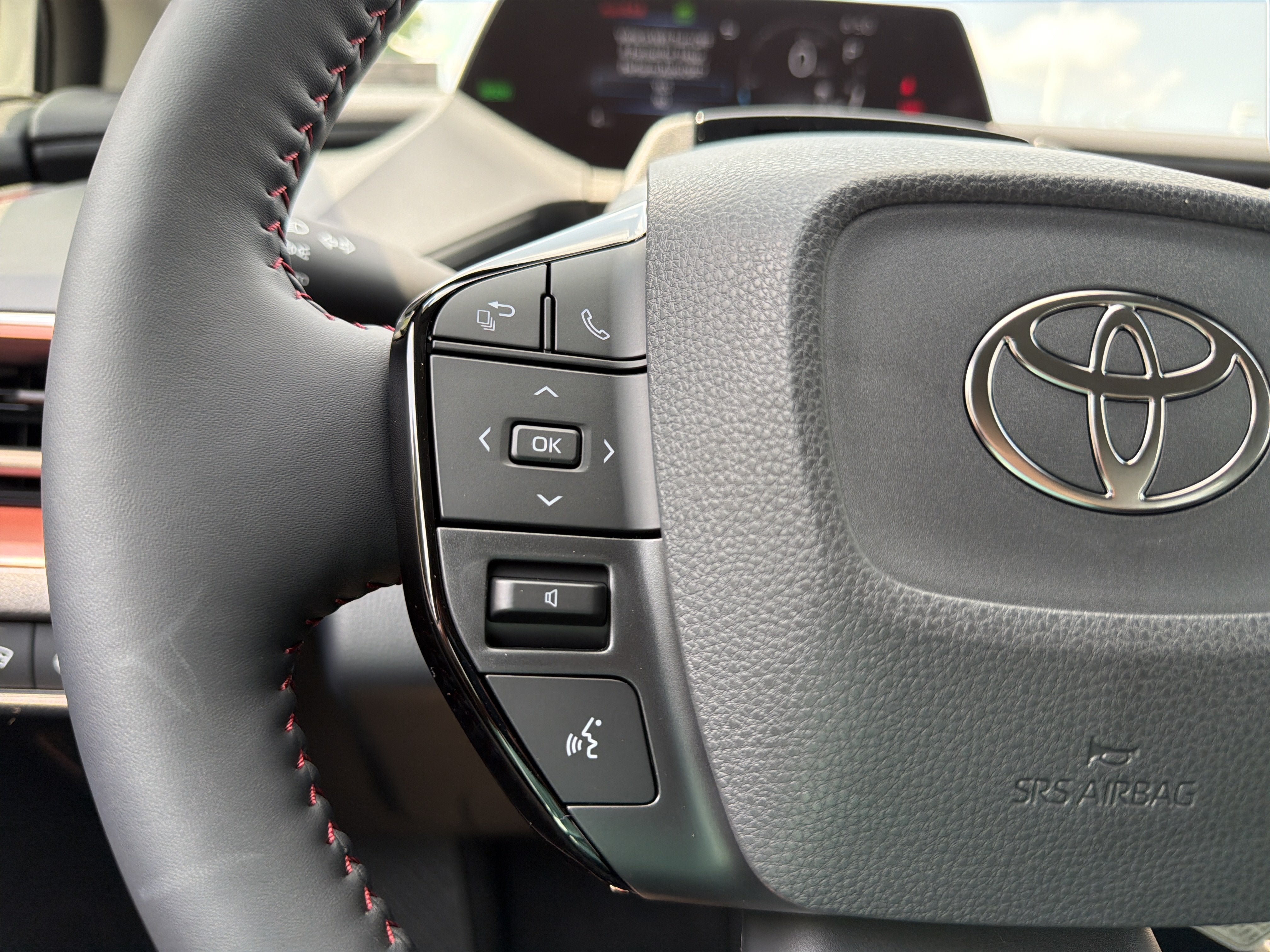 New 2026 Toyota Prius Plug-In Hybrid FWD image 15