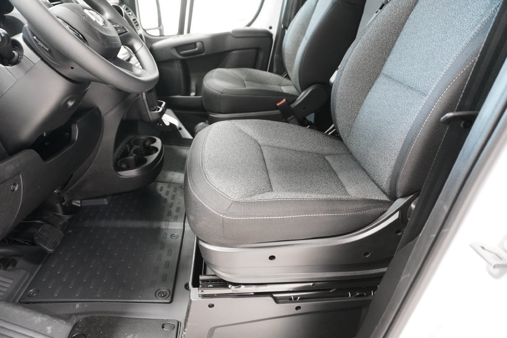 New 2027 RAM ProMaster 1500 w/ Convenience Group FWD image 7