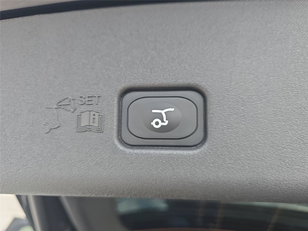 New 2026 Lincoln Nautilus Premier AWD/4WD image 23