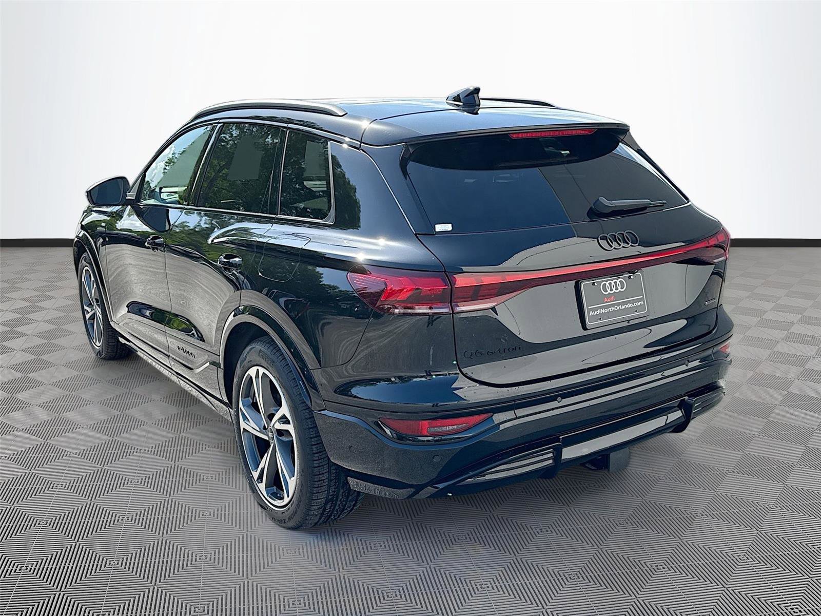 Used 2027 Audi Q6 e-tron Premium Plus AWD/4WD image 5