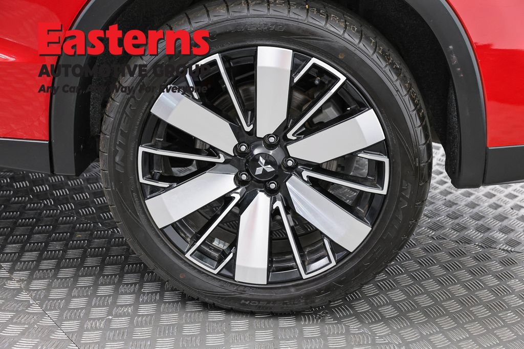 Used 2025 Mitsubishi Outlander SE AWD/4WD image 34