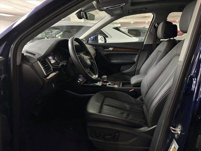 Used 2022 Audi Q5 2.0T Premium w/ Convenience Package AWD/4WD image 10