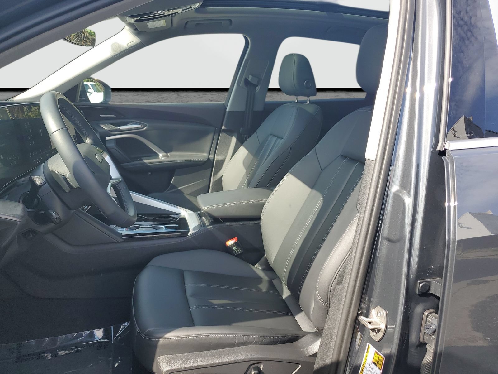 Used 2025 Audi Q5 Premium Plus w/ Premium Plus AWD/4WD image 18
