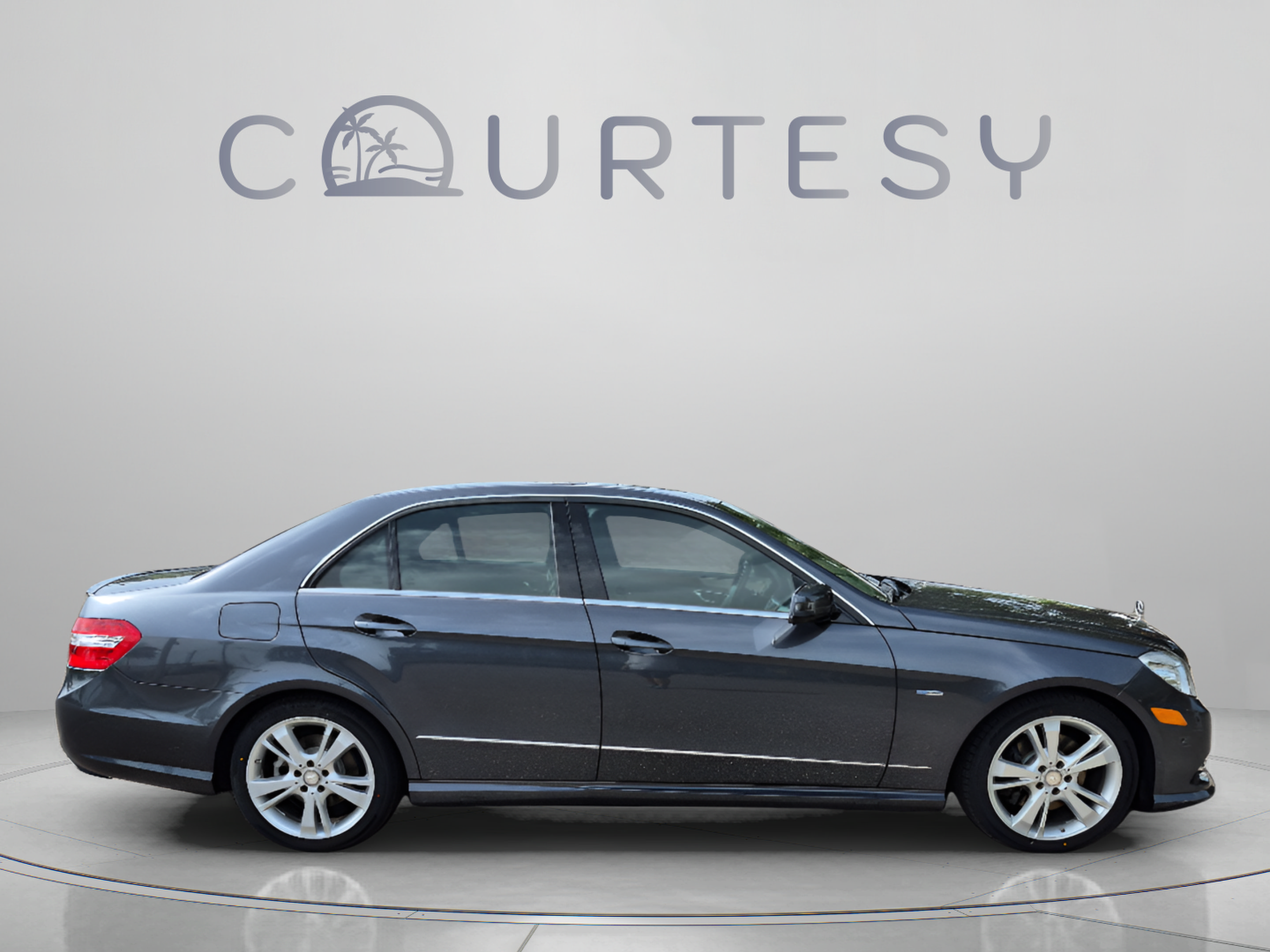 Used 2012 Mercedes-Benz E 350 4MATIC Sedan image 8