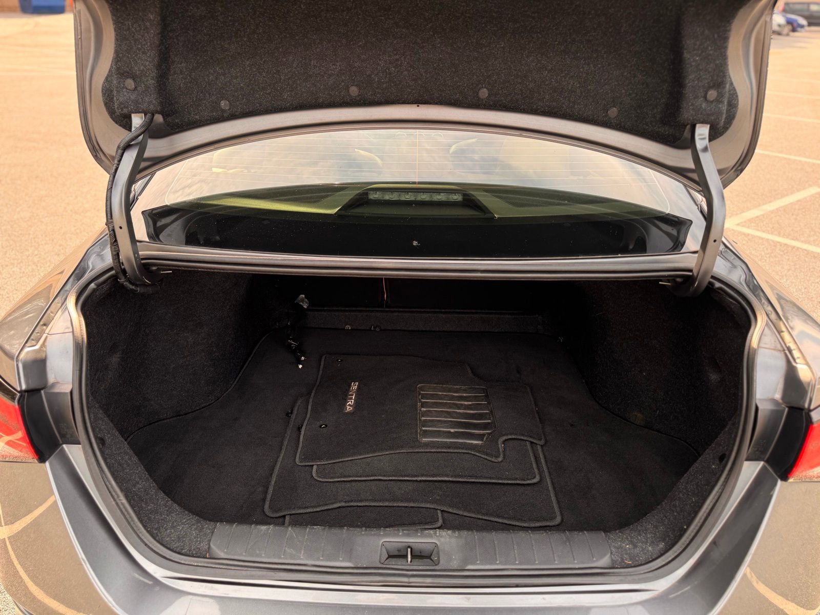 Used 2022 Nissan Sentra SV w/ SV Premium Package image 39