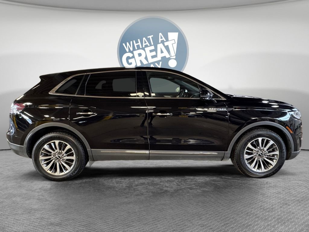 Used 2020 Lincoln Nautilus Reserve AWD/4WD image 2