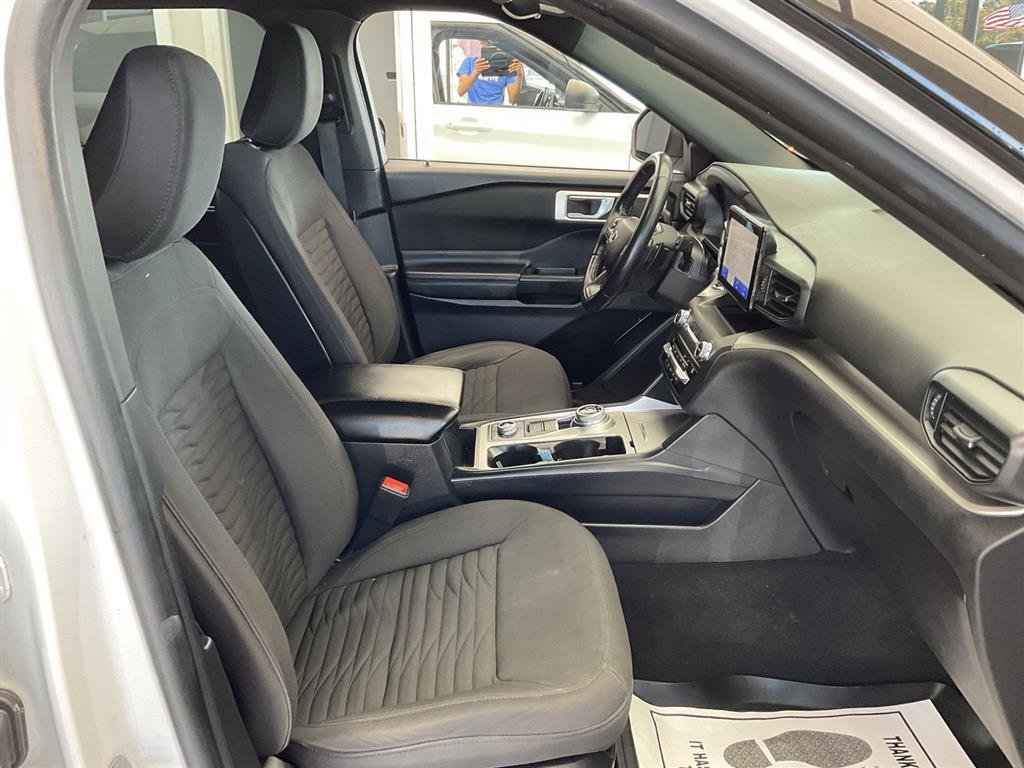 Used 2020 Ford Explorer XLT image 14