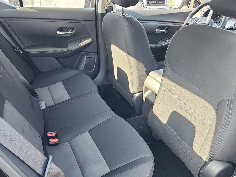 New 2025 Nissan Sentra SR w/ Midnight Edition FWD image 15