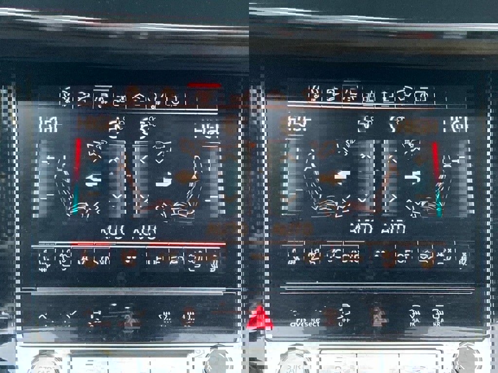 Used 2019 Audi Q8 Prestige w/ Luxury Package image 22