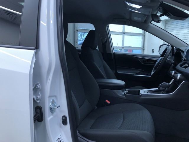 Used 2025 Toyota RAV4 LE AWD/4WD image 22
