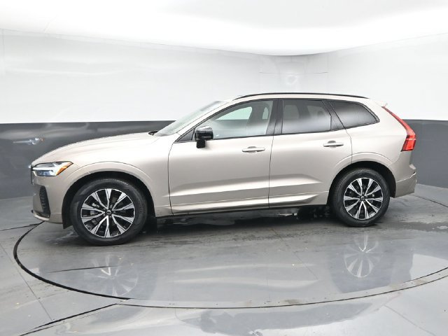 Used 2024 Volvo XC60 B5 Core w/ Climate Package AWD/4WD image 4