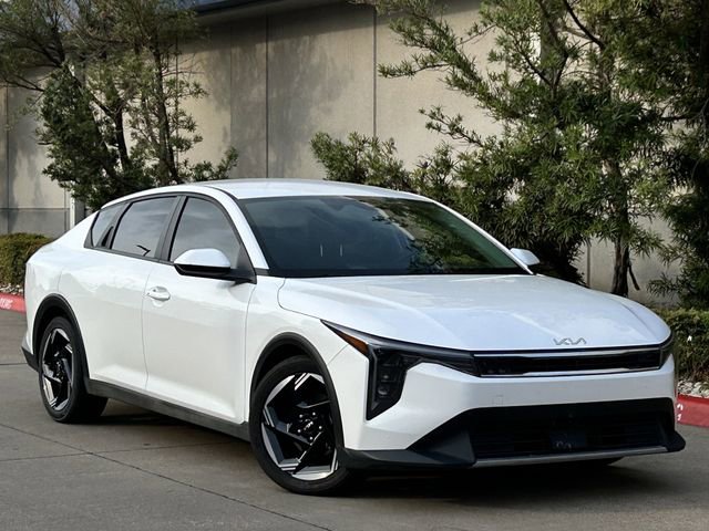 Used 2025 Kia K4 EX image 2