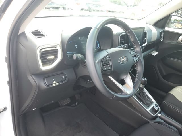 Certified 2024 Hyundai Venue SEL FWD image 18