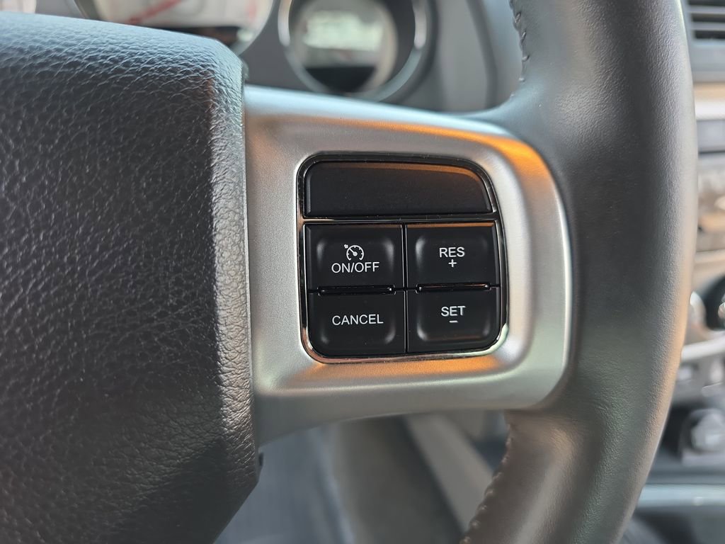 Used 2012 Dodge Challenger R/T image 17