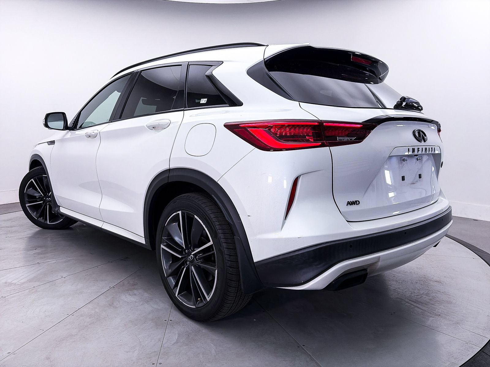 Used 2023 INFINITI QX50 Sport AWD/4WD image 2