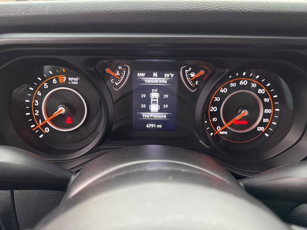 Used 2024 Jeep Gladiator Sport image 16