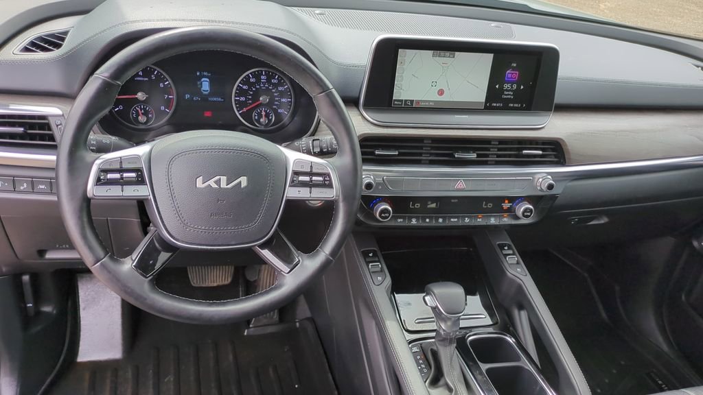 Used 2022 Kia Telluride EX w/ EX Premium Package image 18