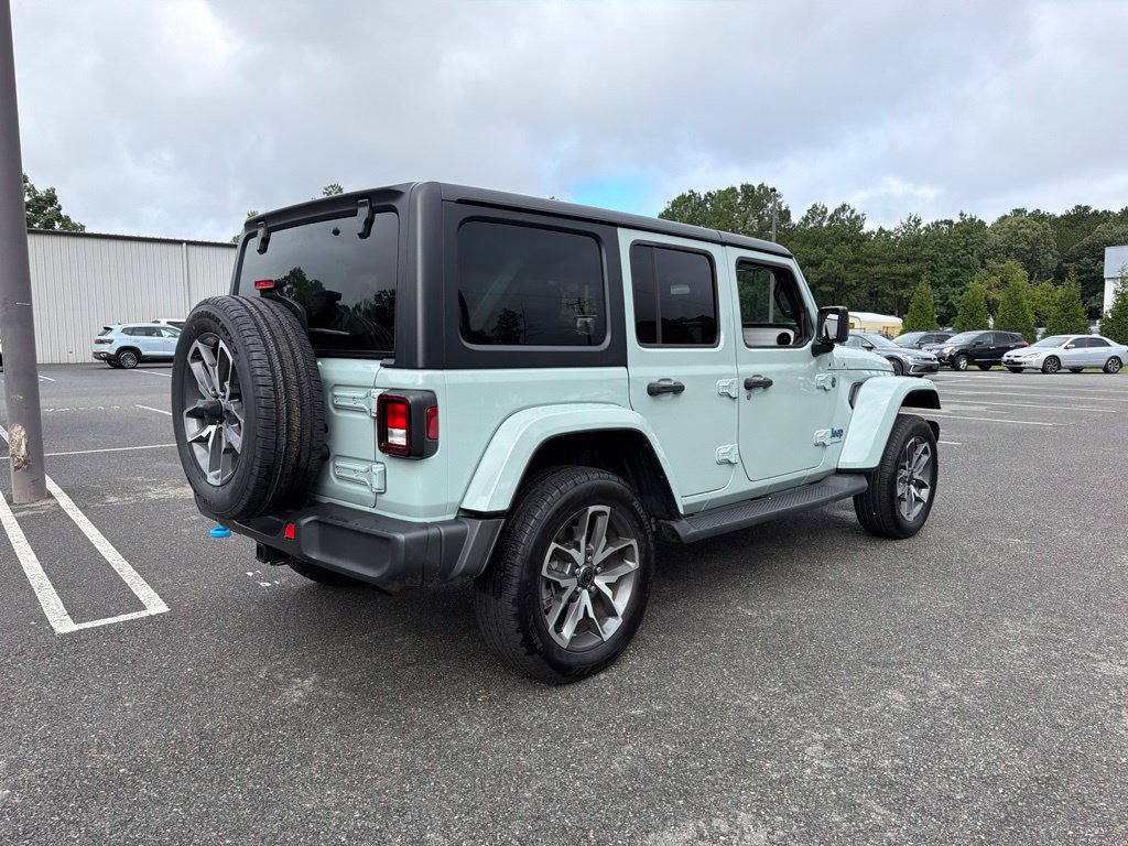 Used 2024 Jeep Wrangler Unlimited w/ Convenience Group AWD/4WD image 5