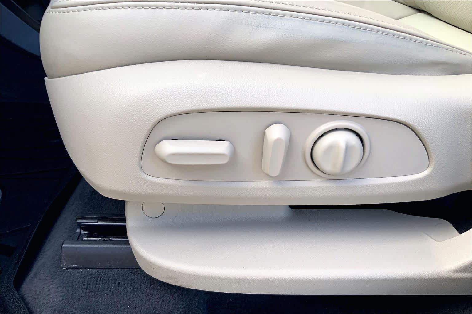 Used 2020 Buick Enclave Essence FWD image 15