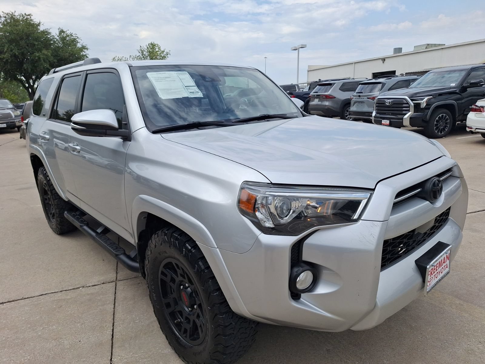 Used 2020 Toyota 4Runner SR5 Premium RWD image 8