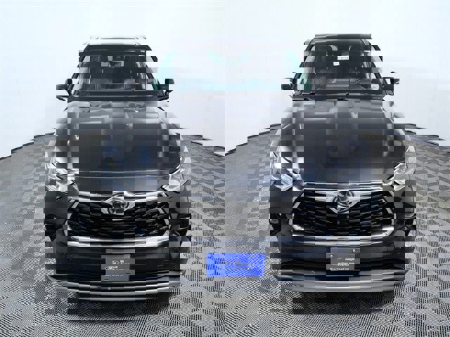 Used 2020 Toyota Highlander Platinum image 3