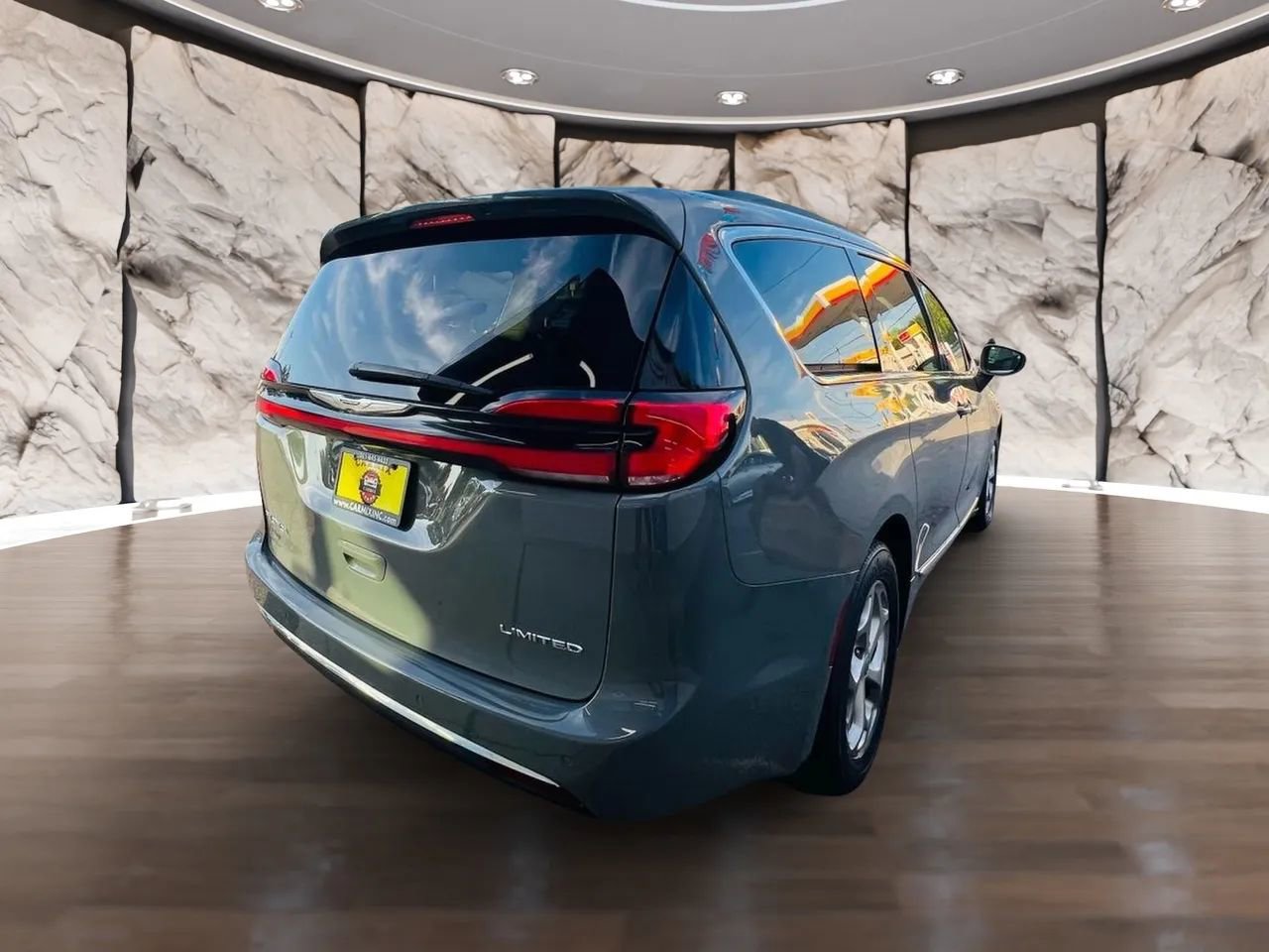 Used 2022 Chrysler Pacifica Limited image 6