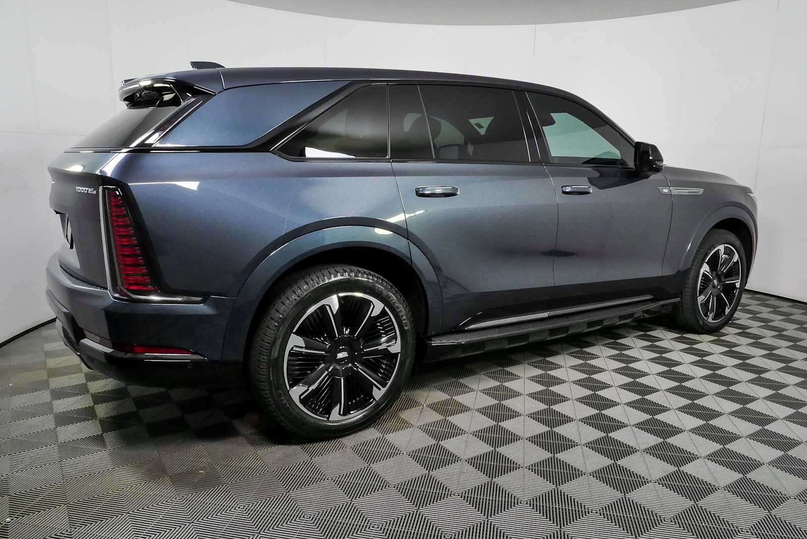 Certified 2025 Cadillac Escalade IQ Sport 1 AWD/4WD image 2
