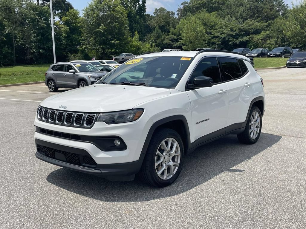 Used 2024 Jeep Compass Latitude AWD/4WD image 5