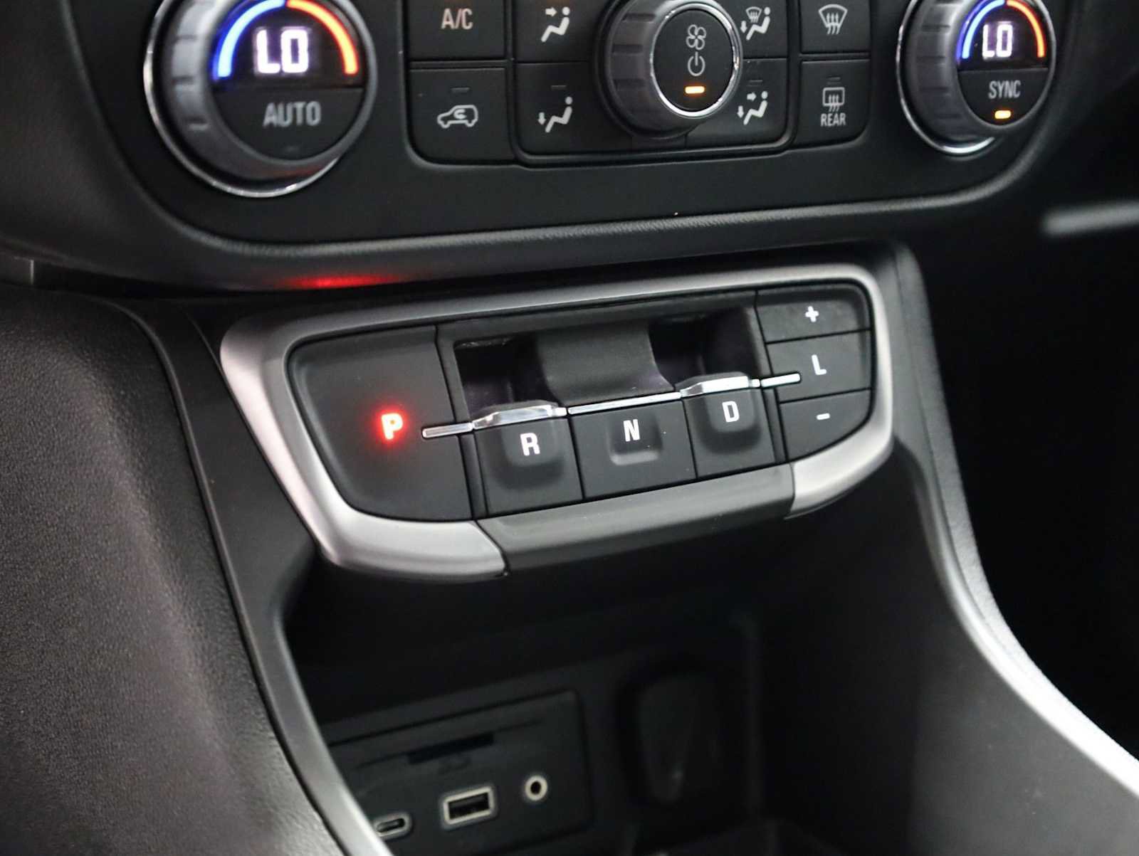 Used 2023 GMC Terrain AT4 w/ Tech Package AWD/4WD image 26