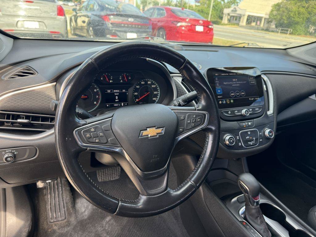 Used 2021 Chevrolet Malibu RS FWD image 15