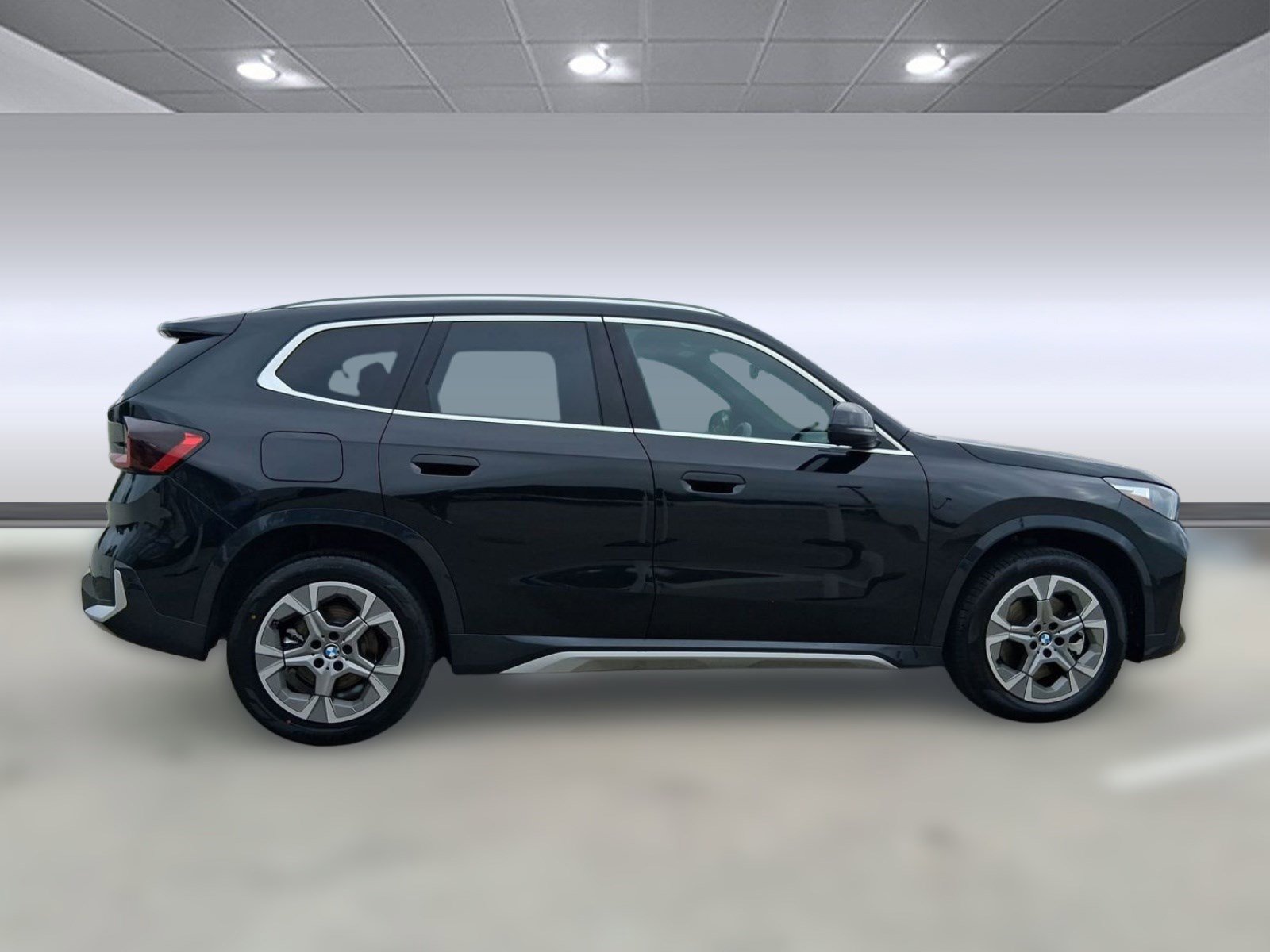 Used 2026 BMW X1 xDrive28i image 6