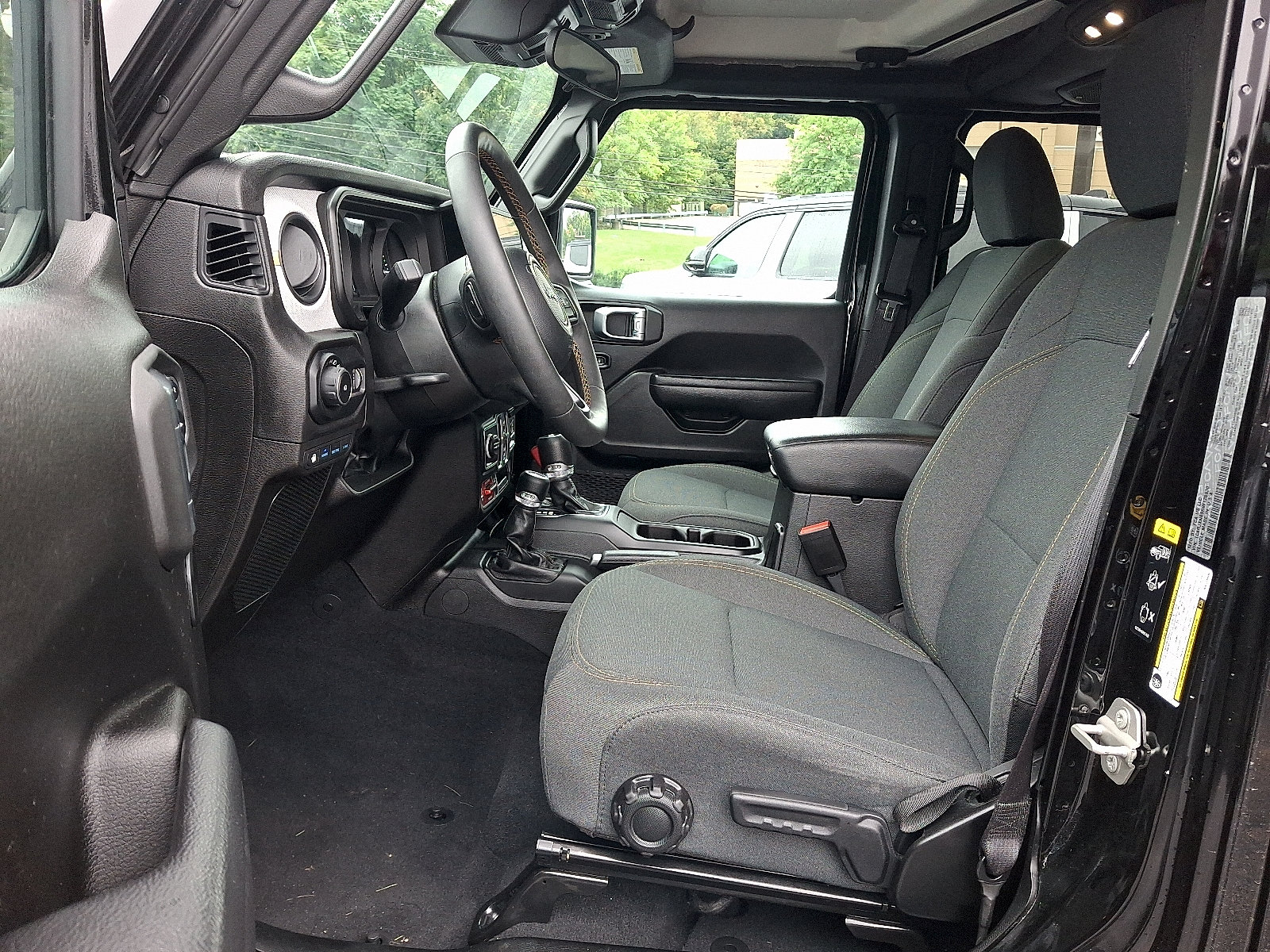 Certified 2024 Jeep Wrangler Unlimited AWD/4WD image 13