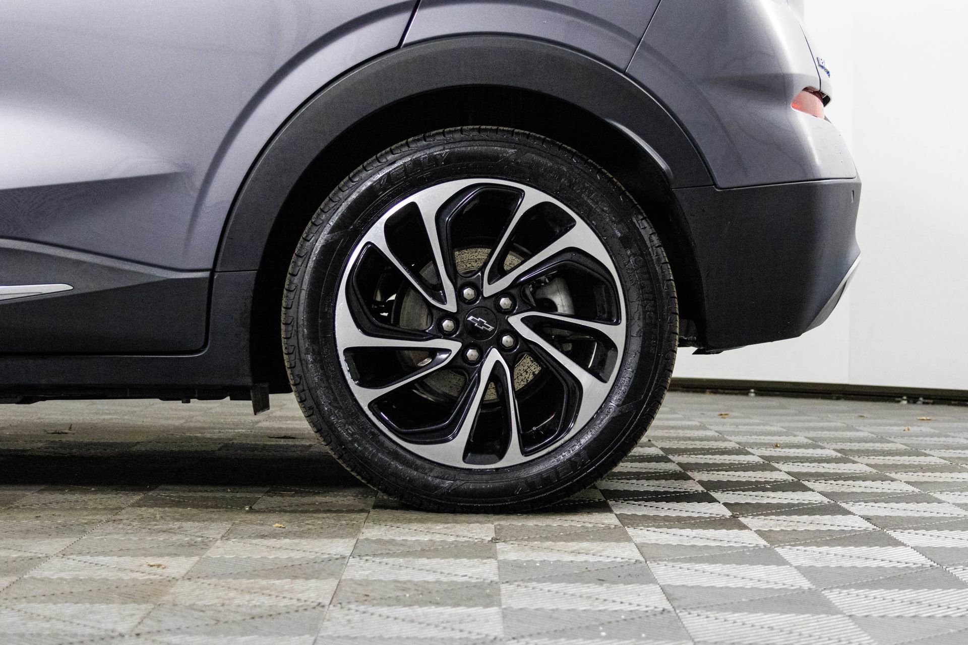 Used 2022 Chevrolet Bolt EUV Premier w/ Sun & Sound Package image 44