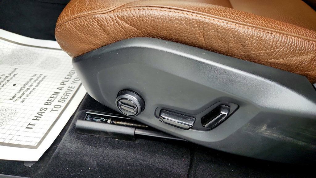 Used 2023 Volvo XC60 B5 Plus w/ Protection Package Premier AWD/4WD image 12